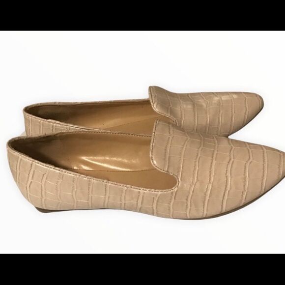 Nine West Size 7 Beige Snakeskin Look Flats Excellent Condition - Picture 2 of 4